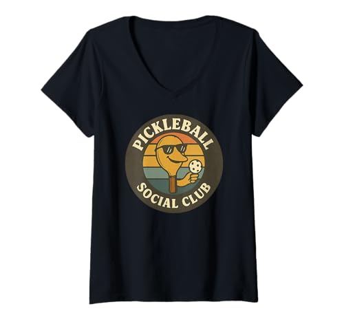 Damen Pickle Ball Social Club T-Shirt mit V-Ausschnitt von Pickle Ball Lover Design Co.