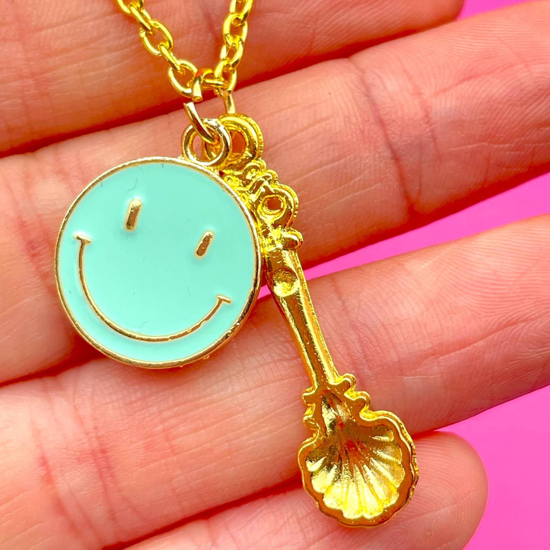 Löffel Kette | Mini Glückslöffel Mit Goldenem & Mintfarbenem Smiley Uk Kleine von PickleParlour