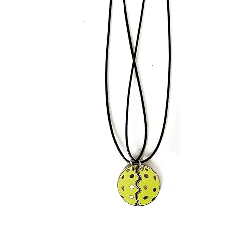 Pickleball MatchMate Halskette Set - Split Pickleball Anhänger für Partner - 45,7 cm verstellbare Seilkette mit sicherem Push-and-Turn-Verschluss - Geschenk für Spieler & Teams Pickleball MatchMate Halskette Set - Split Pickleball Anhänger für Partner - 45,7 cm verstellbare Seilkette mit sicherem Push-and-Turn-Verschluss - Geschenk für Spieler & Teams von PickleProGear