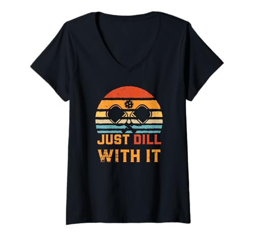 Damen Just Dill with It Retro-Pickleball T-Shirt mit V-Ausschnitt von Pickleball Clothing And More