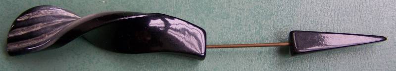 Art Deco Hutnadel Kunststoff 2 Stück Vintage von PicksByBear