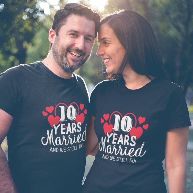 10Th Jubiläum T-Shirt/10 Jahre Verheiratet Und Wir Stillen Lustiges Geschenk Für Mann Frau Paar von PicksPlaceGifts