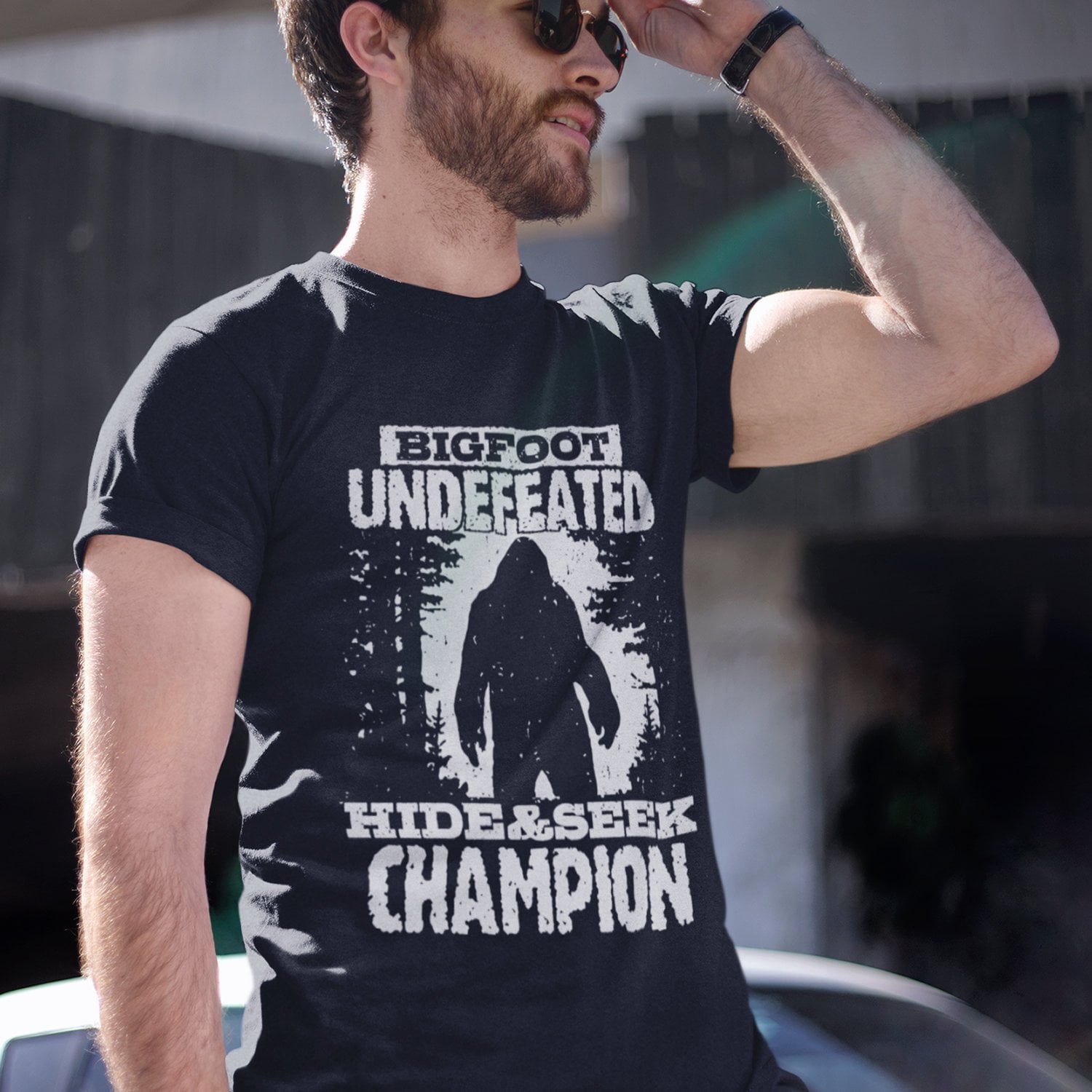 Lustige Bigfoot Shirt Ungeschlagen Verstecken Und Suchen Champion Sasquatch Tshirt Einzigartige Geschenk Kurzarm Unisex T-Shirt Lustige Bigfoot Shirt Ungeschlagen Verstecken Und Suchen Champion Sasquatch Tshirt Einzigartige Geschenk Kurzarm Unisex T-Shirt von PicksPlaceGifts