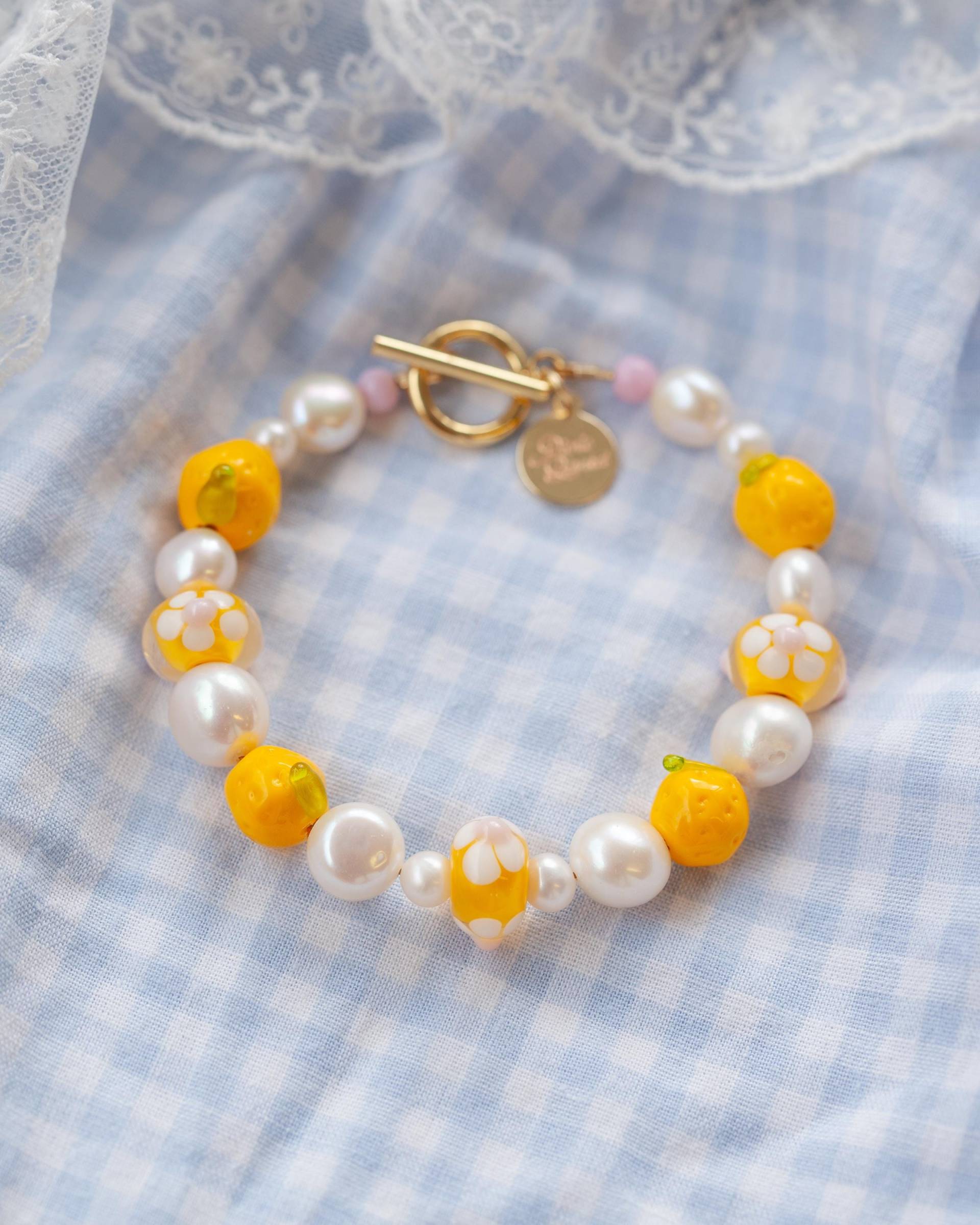 Limonchello Perlen Armband, Handgemachte Lampwork Maßgeschneiderte Obst Themen Glasperlen, Schillernde Süßwasserperlen Limonchello Perlen Armband, Handgemachte Lampwork Maßgeschneiderte Obst Themen Glasperlen, Schillernde Süßwasserperlen von PicnicBlanketJewelry