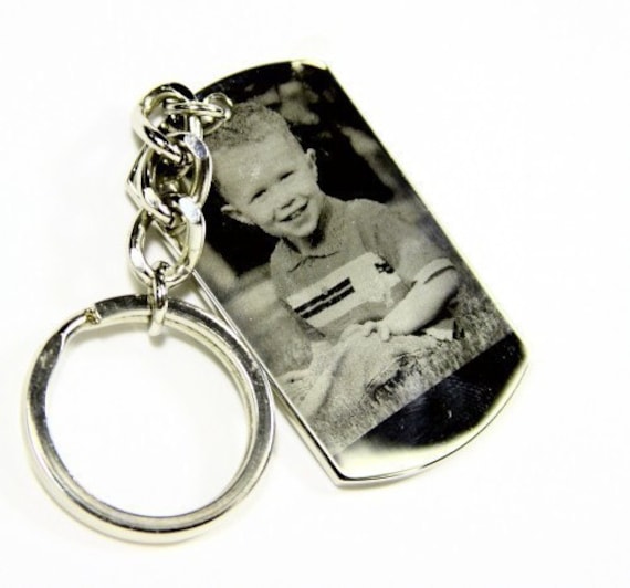 Personalisiertes Foto Gravur Hundeanhänger von PictureItCreations