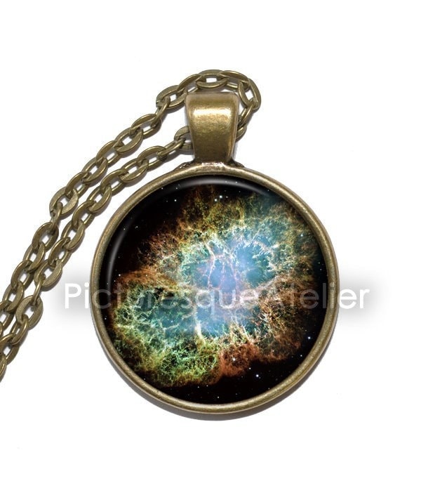 Crab Nebula Halskette, Sternbild Stier, Galaxie, Weltraum, Universum, Kunst Anhänger Glas Anhänger, Handgemachter Schmuck von PicturesqueAtelier