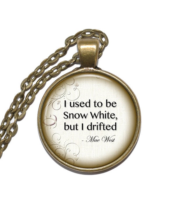 Mae West Quote Halskette/Schlüsselanhänger, Schauspielerin, Sängerin, Dramatikerin, Drehbuchschreiberin, Sexsymbol, Inspirational Halskette, Glass Mae West Quote Halskette/Schlüsselanhänger, Schauspielerin, Sängerin, Dramatikerin, Drehbuchschreiberin, Sexsymbol, Inspirational Halskette, Glass von PicturesqueAtelier