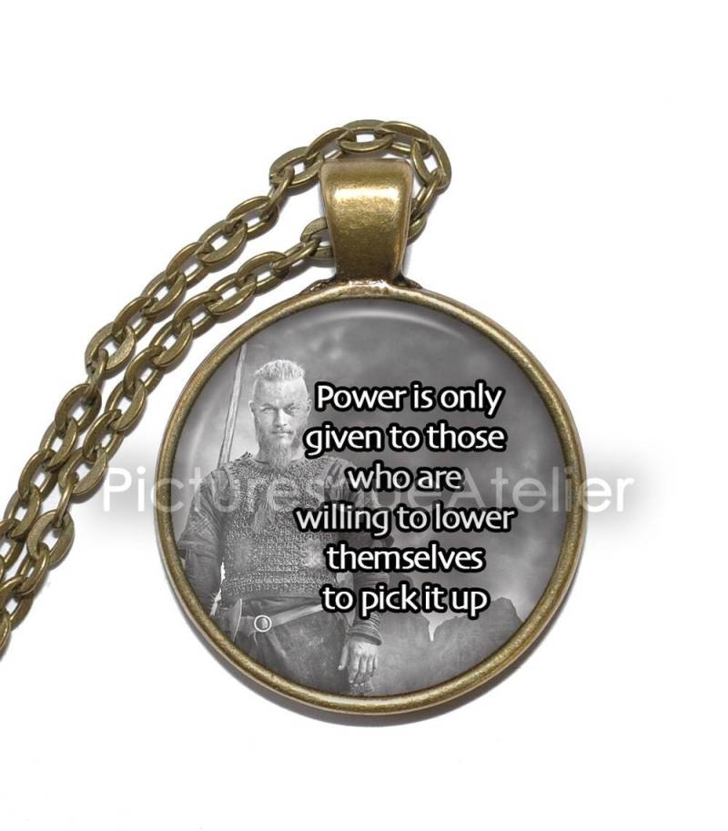 Ragnar Lothbrok Quote Halskette, Krieger, Wikinger, König, Kattegatt, Skandinavisch, Nordisch, Inspiration Glas Anhänger Ragnar Lothbrok Quote Halskette, Krieger, Wikinger, König, Kattegatt, Skandinavisch, Nordisch, Inspiration Glas Anhänger von PicturesqueAtelier