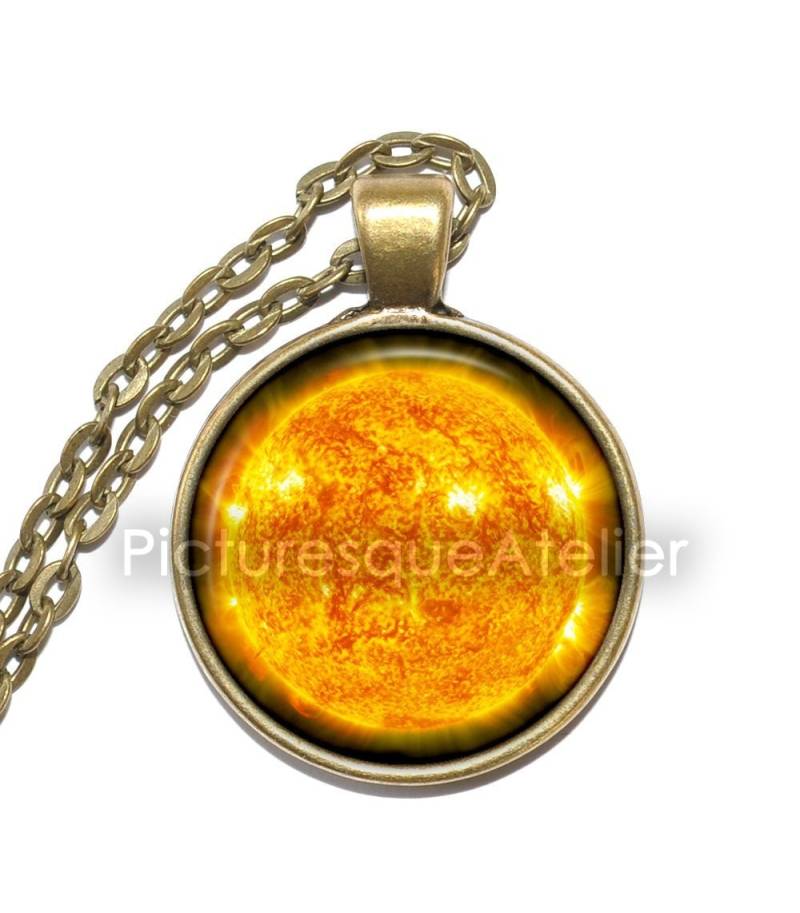 Sun Halskette, Weltraum, Solar Flair, Universum, Milchstraße, Kunst Anhänger Glas Anhänger, Handgemachter Schmuck Sun Halskette, Weltraum, Solar Flair, Universum, Milchstraße, Kunst Anhänger Glas Anhänger, Handgemachter Schmuck von PicturesqueAtelier