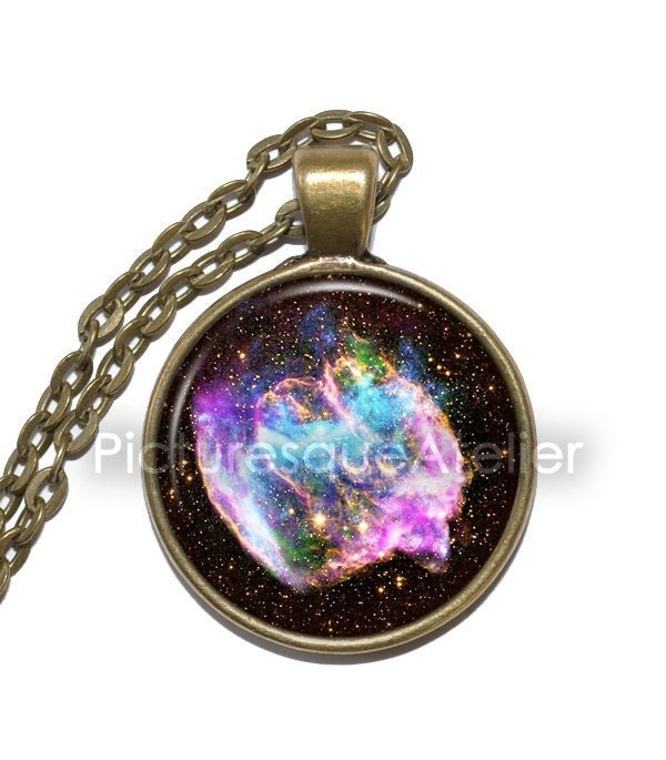 Supernova Halskette, Schwarzes Loch, Milchstraße, Galaxie, Weltraum, Universum, Kunst Anhänger Glas Anhänger, Handgemachter Schmuck Supernova Halskette, Schwarzes Loch, Milchstraße, Galaxie, Weltraum, Universum, Kunst Anhänger Glas Anhänger, Handgemachter Schmuck von PicturesqueAtelier