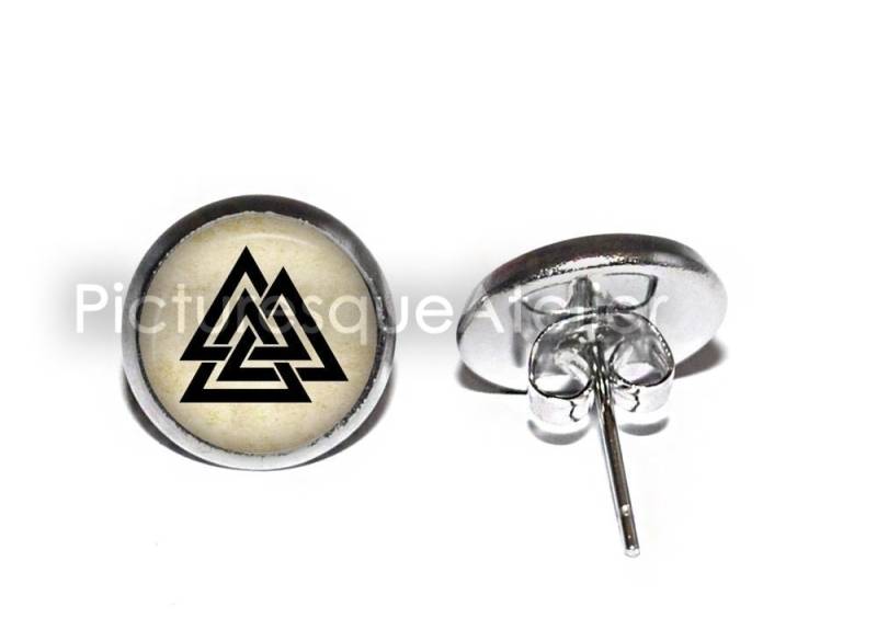 Valknut Viking Ohrstecker, Wikinger Ohrringe, Edelstahl, Tragbare Kunst, Kunst Glasohrringe, Handgemachter Schmuck Valknut Viking Ohrstecker, Wikinger Ohrringe, Edelstahl, Tragbare Kunst, Kunst Glasohrringe, Handgemachter Schmuck von PicturesqueAtelier