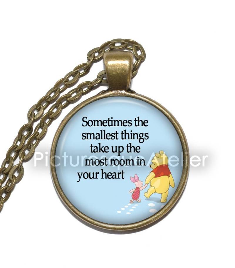 Winnie The Pooh Halskette, Zitat Freunde Kunst Anhänger Inspiration Glas Anhänger, Handgemachter Schmuck Winnie The Pooh Halskette, Zitat Freunde Kunst Anhänger Inspiration Glas Anhänger, Handgemachter Schmuck von PicturesqueAtelier