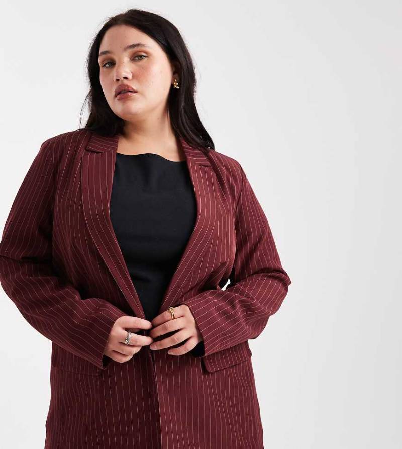 Pieces Curve - Eleganter Blazer in Burgunderrot mit Nadelstreifen, Kombiteil von Pieces Plus