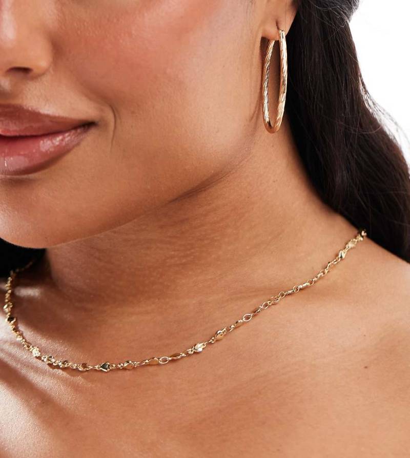 Pieces Curve - Goldfarbene Halskette im Kordellook mit Herzdesign von Pieces Plus