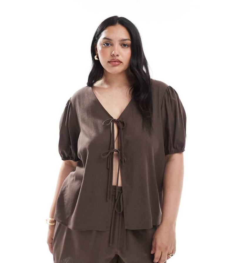 Pieces Curve - Kurzärmliges Oberteil in Schokobraun mit Bindedetail, Kombiteil-Brown von Pieces Plus