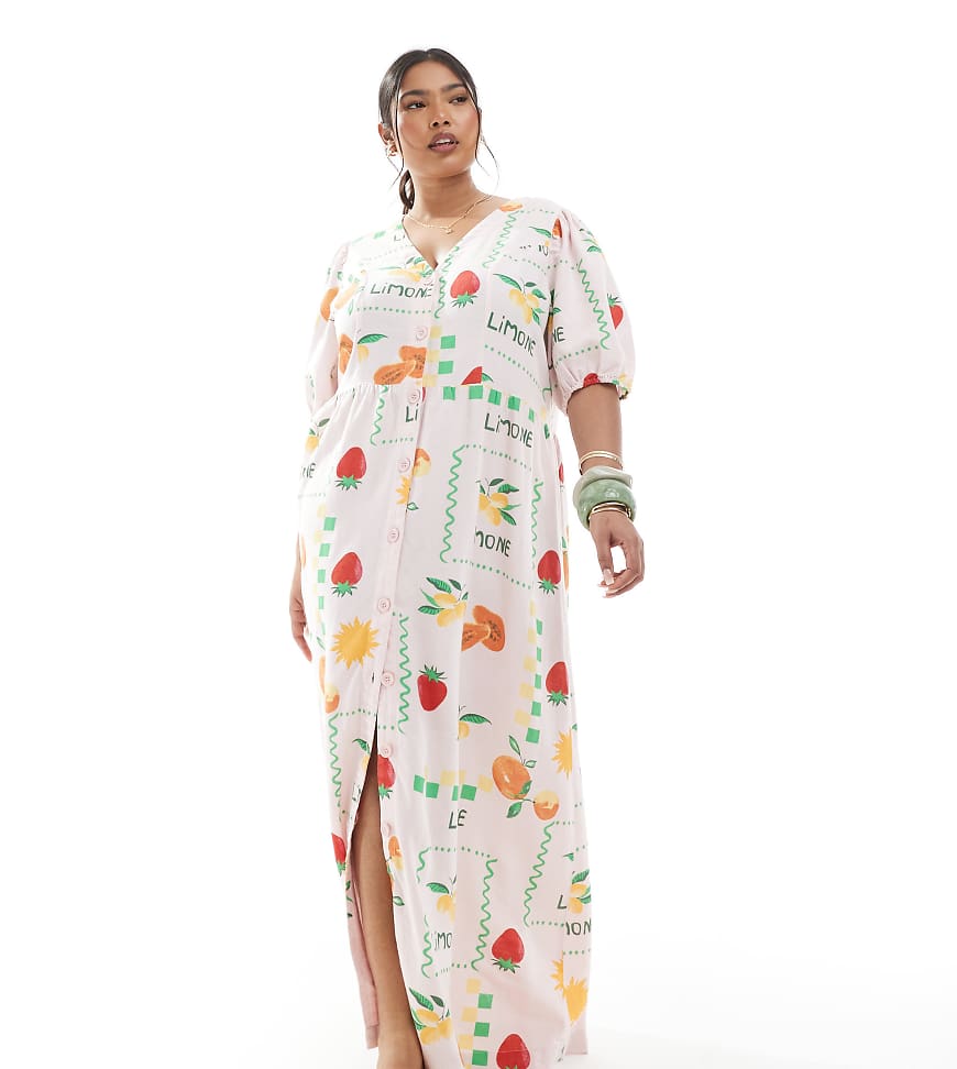 Pieces Curve - Maxikleid in Blassrosa mit Puffärmeln, Knopfleiste und Früchte-Muster von Pieces Plus