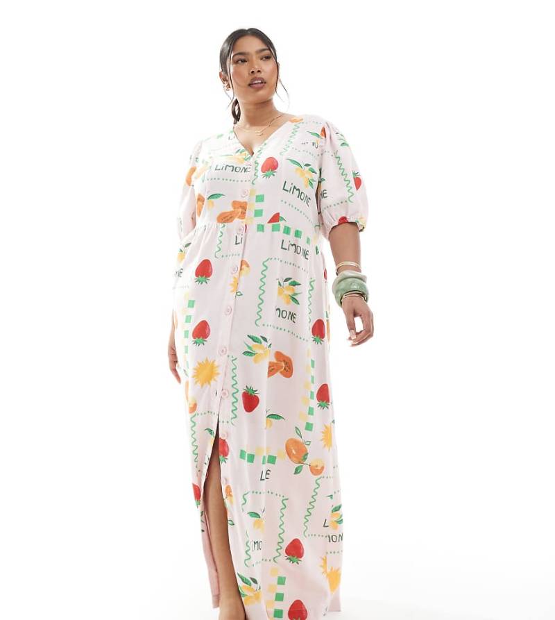 Pieces Curve - Maxikleid in Blassrosa mit Puffärmeln, Knopfleiste und Früchte-Muster von Pieces Plus