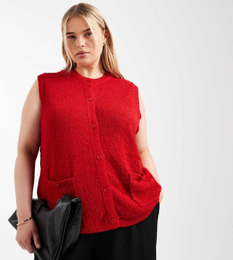 Pieces Curve - Trägertop aus Strick in Rot mit Knopfleiste vorne von Pieces Plus