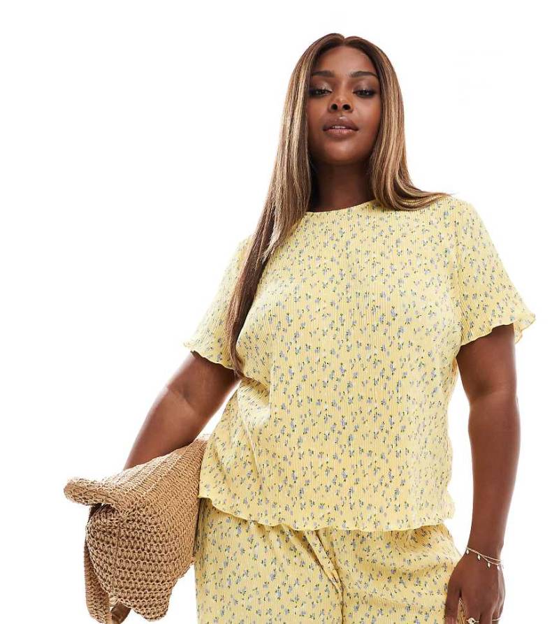 Pieces - Knapp geschnittenes T-Shirt in Gelb mit engen Plissee-Falten und Blümchenmuster, Kombiteil von Pieces Plus
