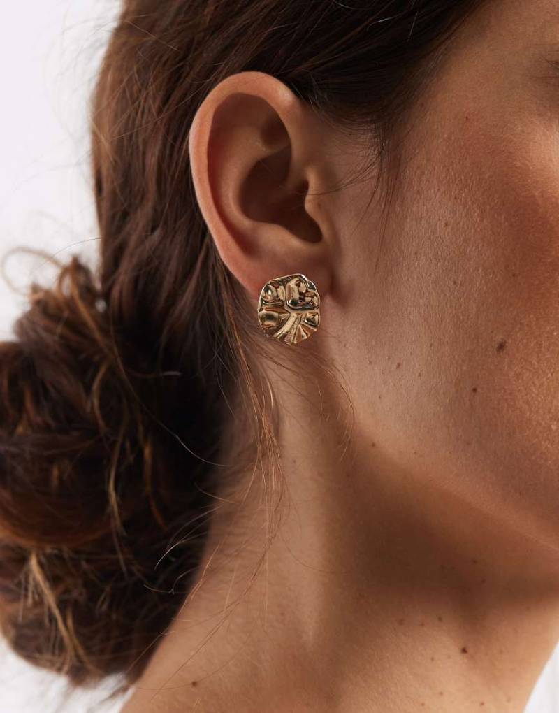 PIECES - Unregelmäßige Ohrstecker in Goldoptik mit geschmolzener Optik-Goldfarben PIECES - Unregelmäßige Ohrstecker in Goldoptik mit geschmolzener Optik-Goldfarben von Pieces