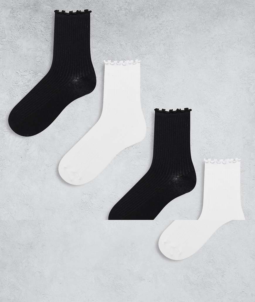 Pieces - 4er-Pack Socken mit Rüschensaum in Schwarz und Weiß von Pieces