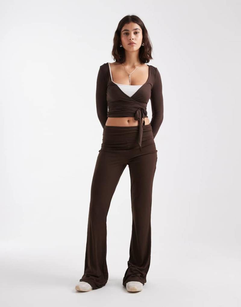 Pieces - Ausgestellte Leggings in Schokobraun mit hohem Bund, Kombiteil-Brown von Pieces