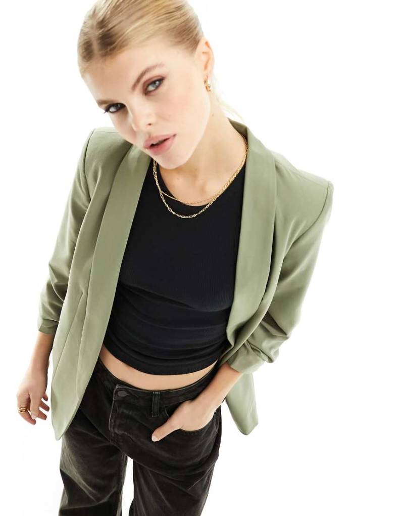 Pieces - Blazer in Khaki mit gerüschten Ärmeln-Grün von Pieces