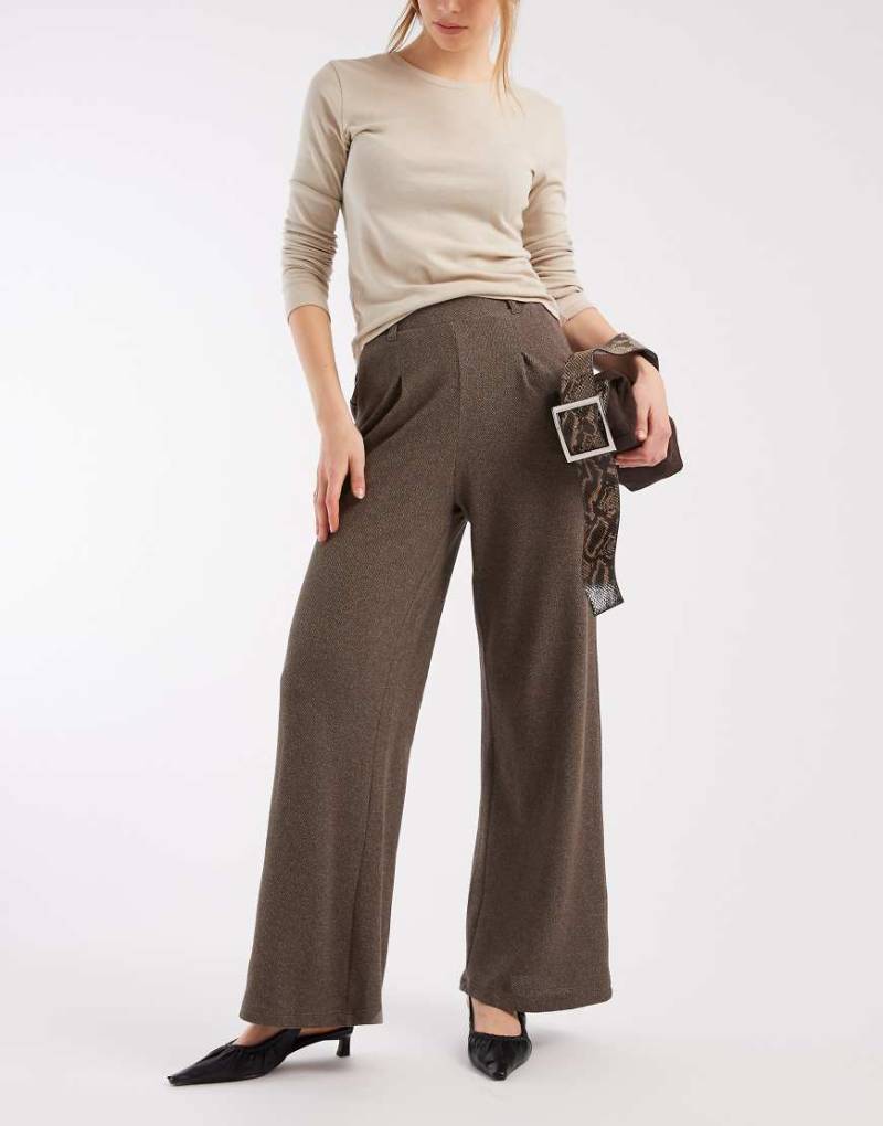 Pieces - Elegante Hose aus Baumwollmix mit Salz- und Pfeffer-Muster in Hellbraun mit weitem Bein-Brown Pieces - Elegante Hose aus Baumwollmix mit Salz- und Pfeffer-Muster in Hellbraun mit weitem Bein-Brown von Pieces