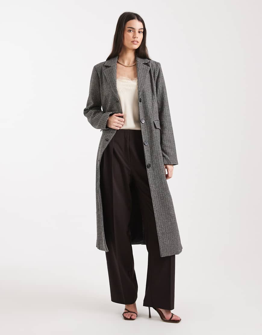 Pieces - Eleganter, karierter Maxi-Mantel in Schwarz und Braun von Pieces