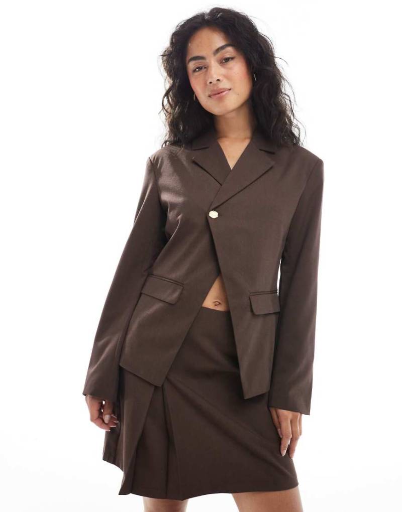Pieces - Eleganter Blazer in Braun mit asymmetrischem Design und Knopf in gehämmerter Optik, Kombiteil-Brown von Pieces