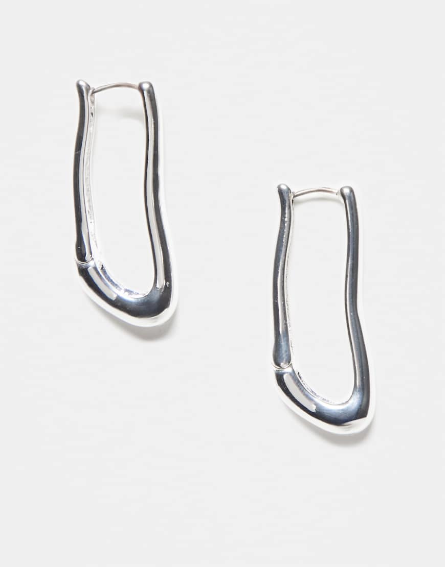 Pieces - Gehämmerte, rechteckige Creolen in Silberoptik von Pieces