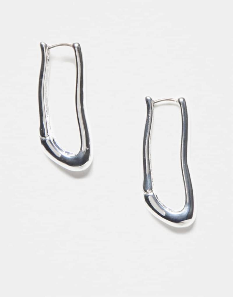 Pieces - Gehämmerte, rechteckige Creolen in Silberoptik von Pieces