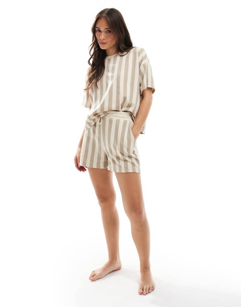 Pieces - Gestreifte Jersey-Shorts in Beige, Kombiteil-Neutral von Pieces
