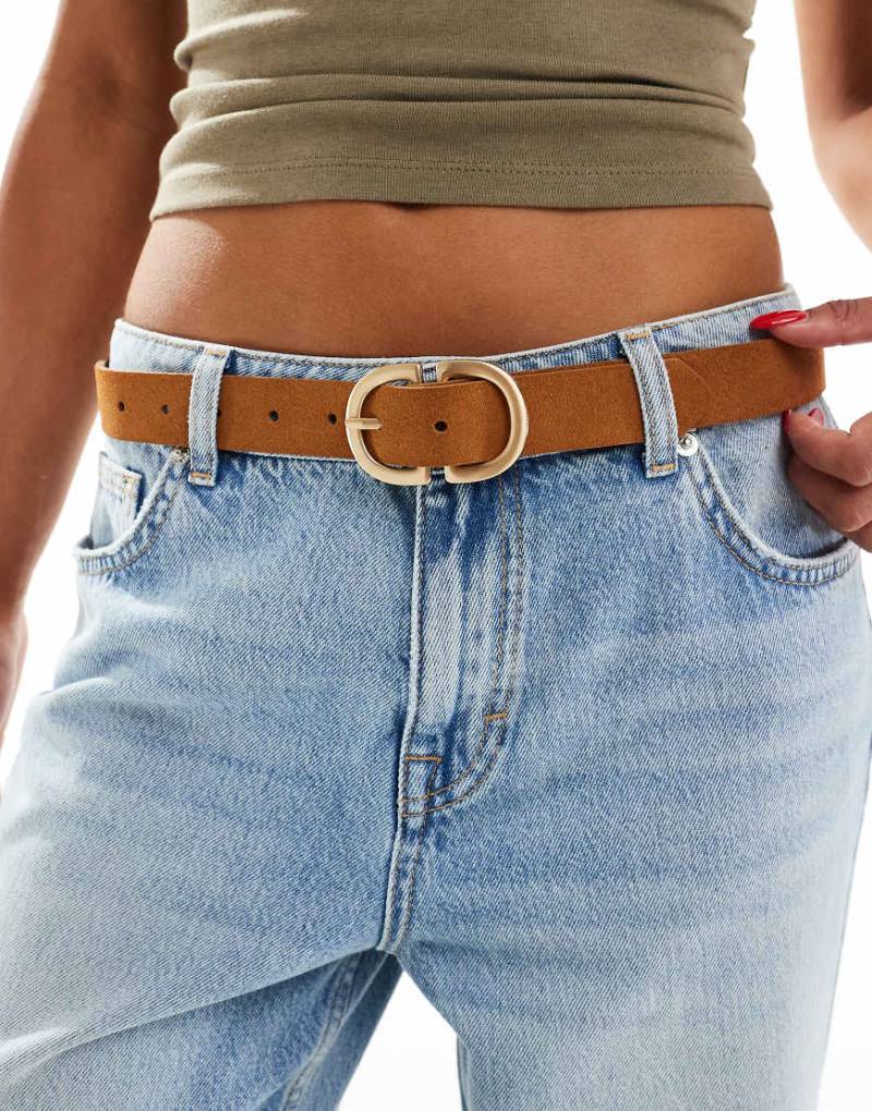 Pieces - Gürtel aus Wildleder in Cognacbraun mit goldfarbener Doppelschnalle von Pieces