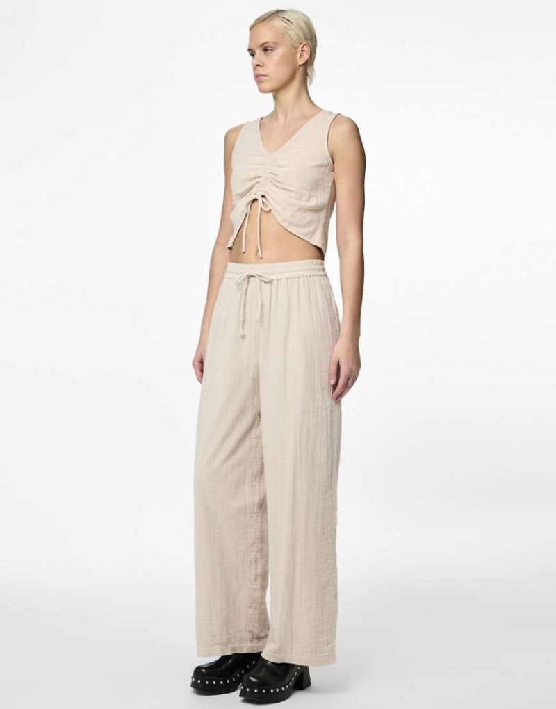 Pieces - Hose in Silbergrau mit weitem Bein von Pieces