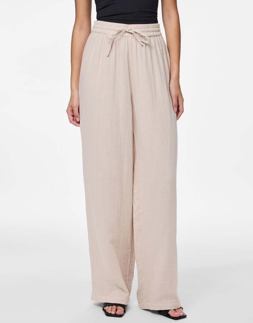 Pieces - Hose in Silbergrau mit weitem Bein Pieces - Hose in Silbergrau mit weitem Bein von Pieces