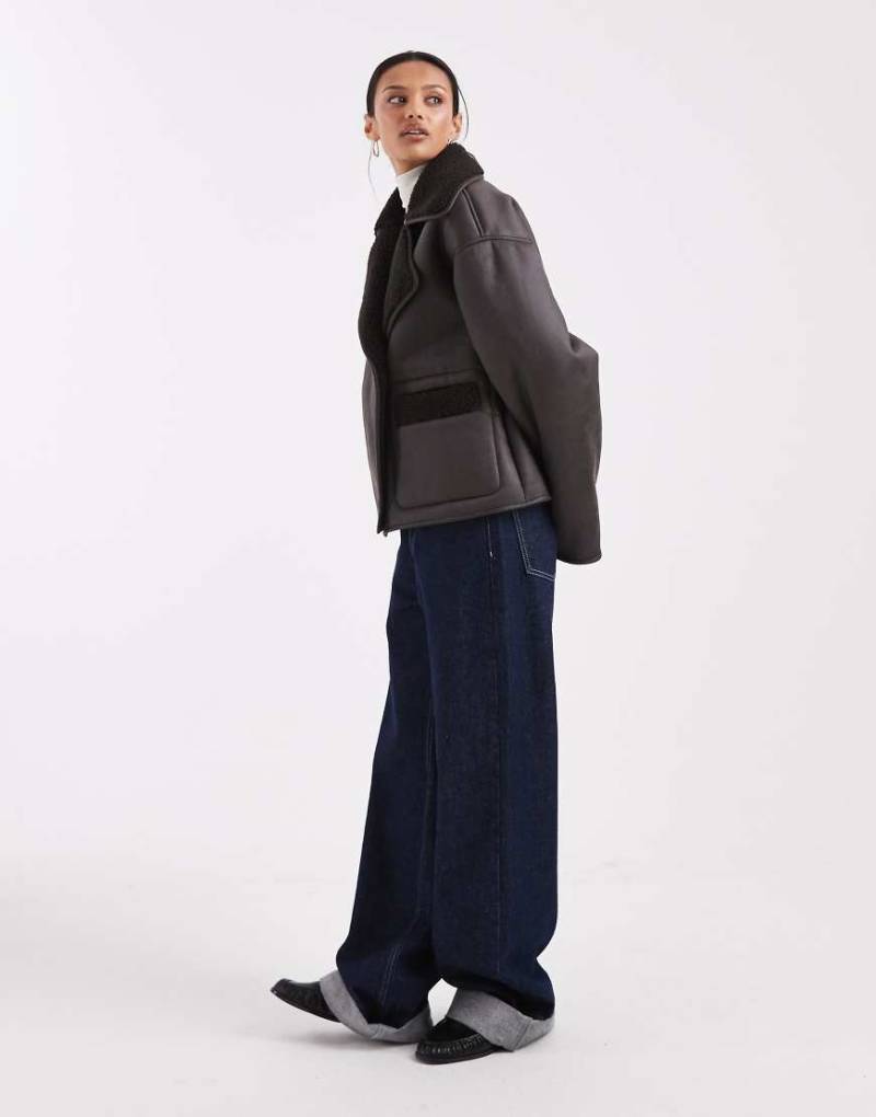 Pieces - Jacke in Schokobraun mit Lammfellimitat-Brown von Pieces