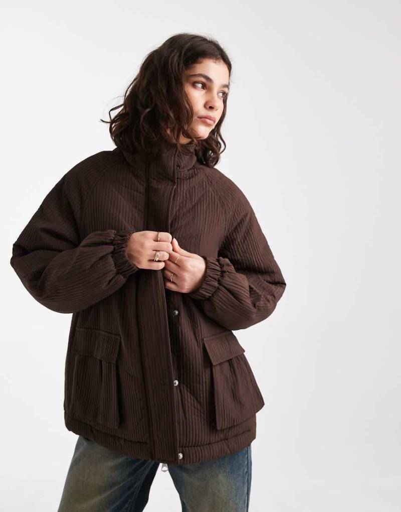 Pieces - Jacke in Schokobraun mit Stehkragen und Plissee-Effekt-Brown von Pieces