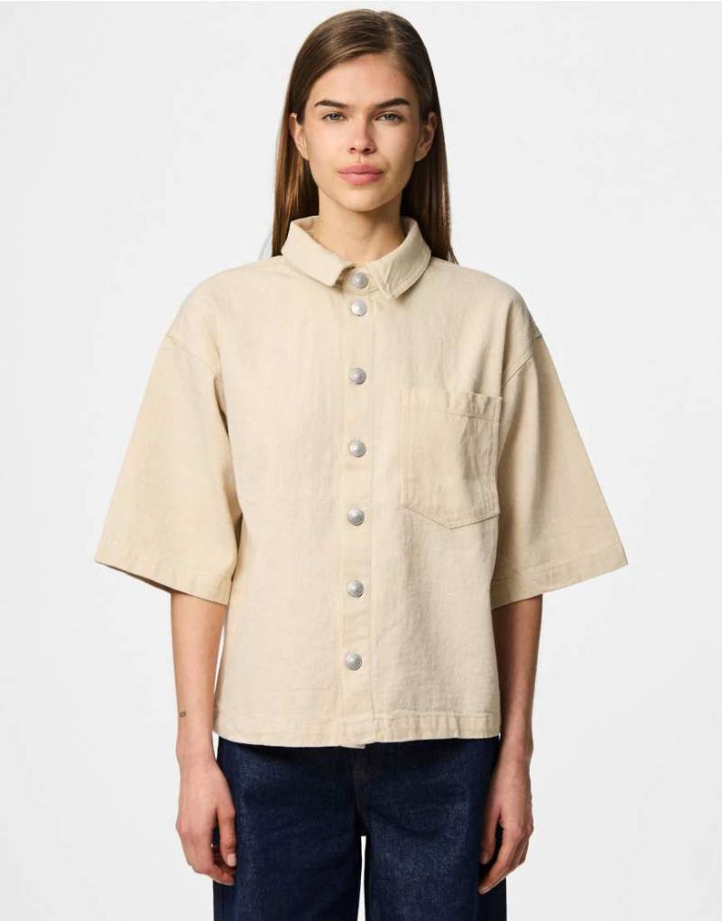 Pieces - Jeanshemd in Beige-Weiß von Pieces