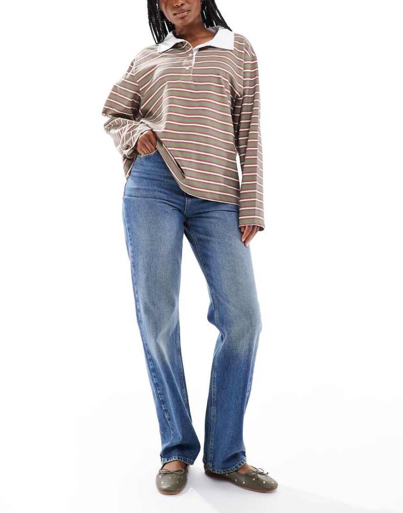 Pieces - Kate - Gerade geschnittene Jeans in Mittelblau mit hohem Bund von Pieces