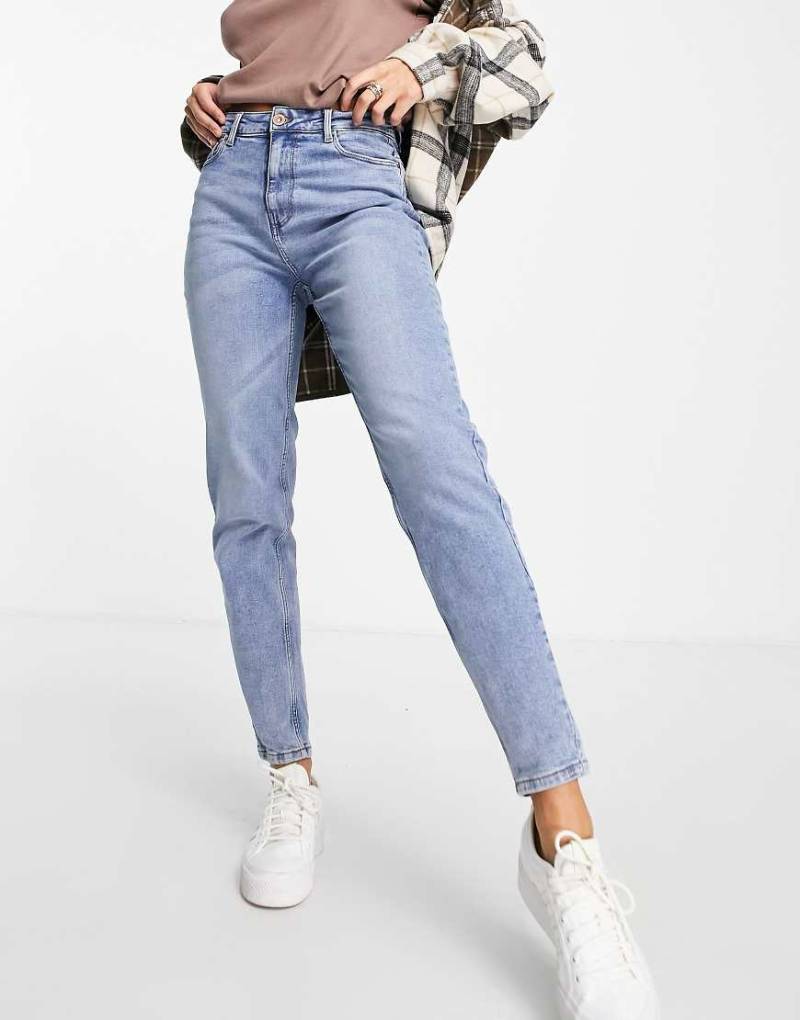 Pieces - Kesia - Mom-Jeans mit hohem Bund in gebleichter Waschung-Blau von Pieces