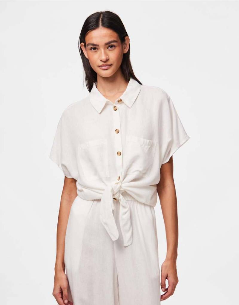Pieces - Kurzärmlige Hemdbluse in strahlendem Weiß von Pieces