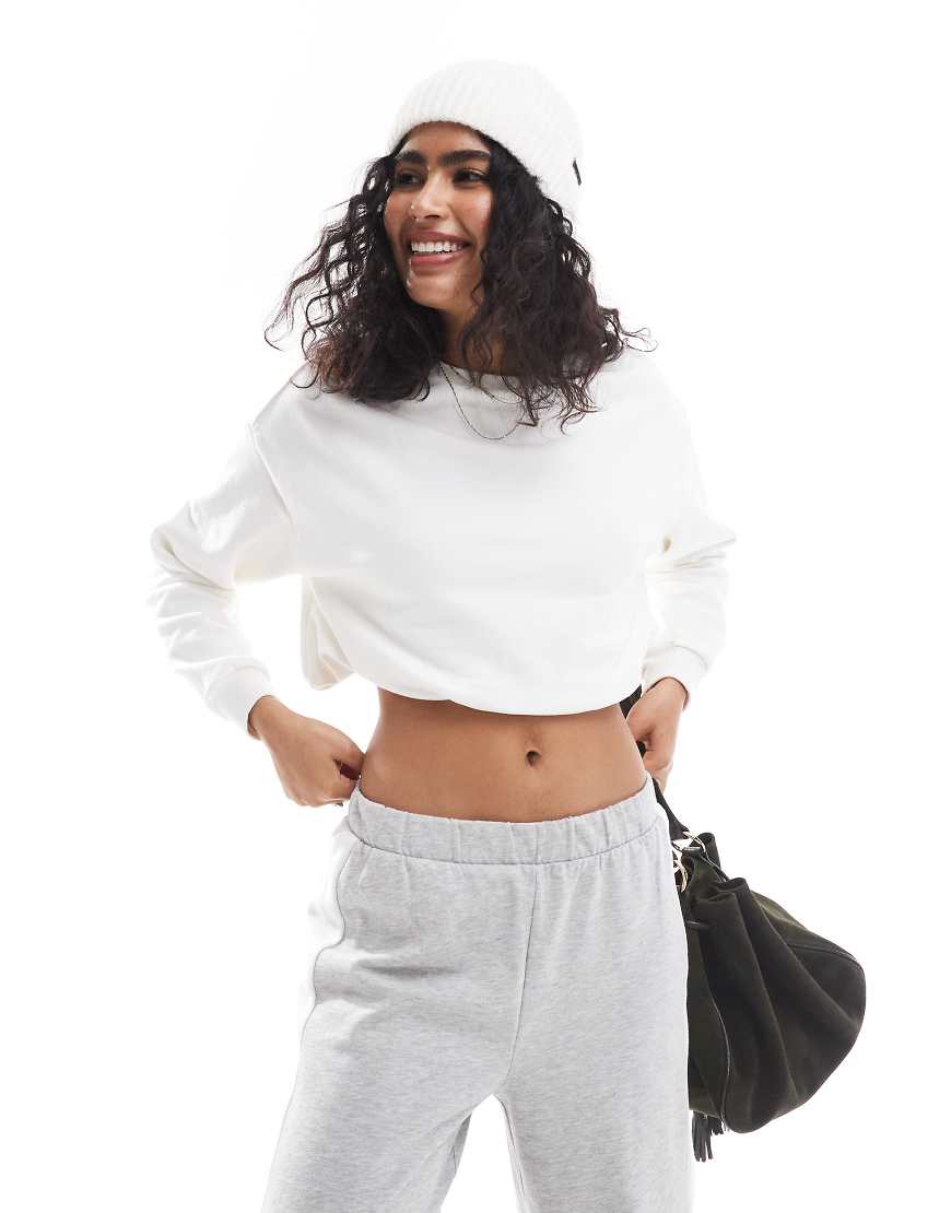 Pieces - Kurzes Sweatshirt in Cremeweiß mit Ballonsaum, Kombiteil von Pieces