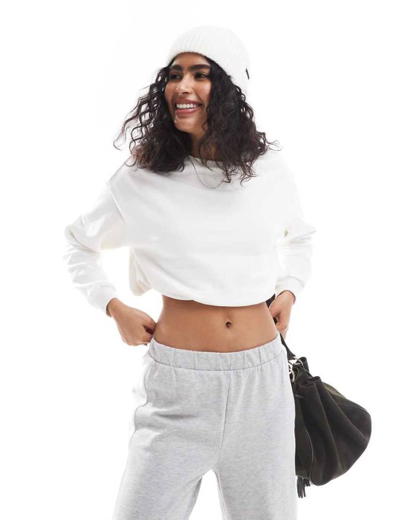 Pieces - Kurzes Sweatshirt in Cremeweiß mit Ballonsaum, Kombiteil von Pieces