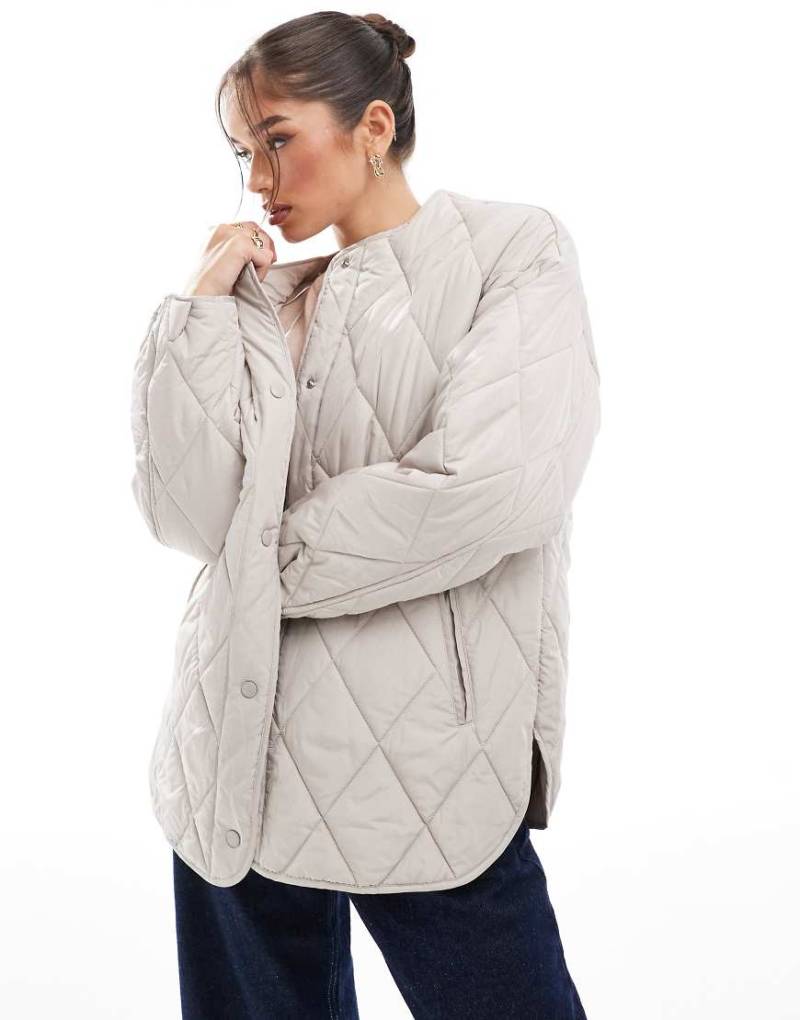 Pieces - Leichte Steppjacke in Grau von Pieces