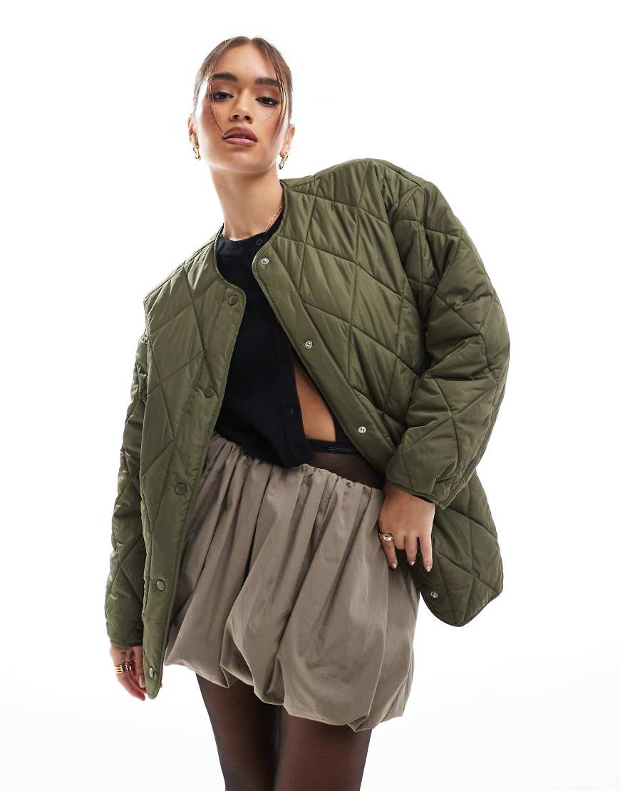 Pieces - Leichte Steppjacke in Khaki-Grün Pieces - Leichte Steppjacke in Khaki-Grün von Pieces