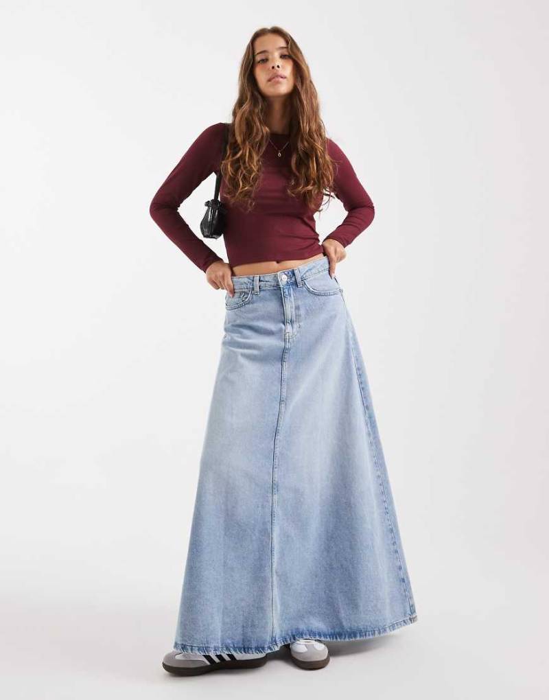 Pieces - Maxi-Jeansrock in Hellblau von Pieces