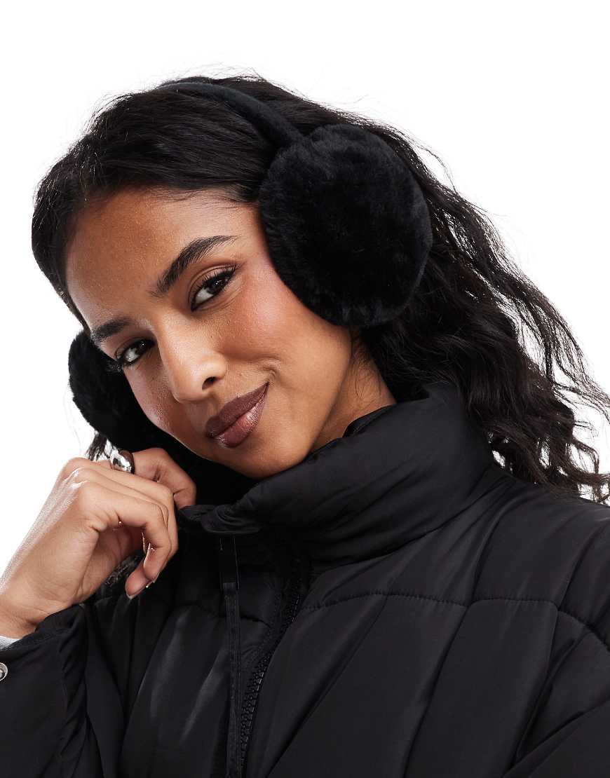 Pieces - Ohrenschützer aus Kunstpelz in Schwarz von Pieces