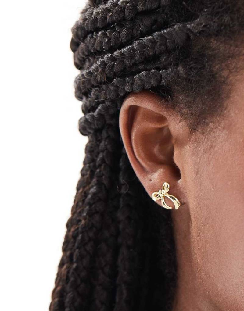 Pieces - Ohrringe mit kleinem Schleifen-Design in Goldoptik-Goldfarben von Pieces