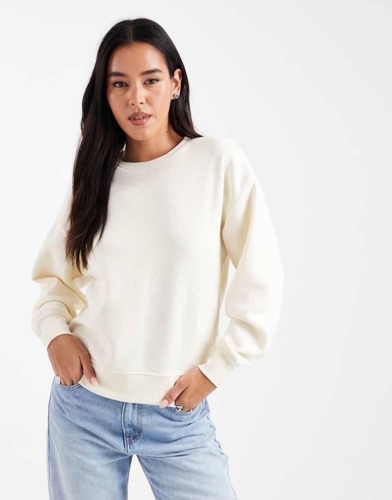 Pieces - Oversize-Sweatshirt in gebrochenem Weiß Pieces - Oversize-Sweatshirt in gebrochenem Weiß von Pieces